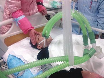 体育课自由跑&nbsp;泸州一13岁少年倒地猝死(图1)