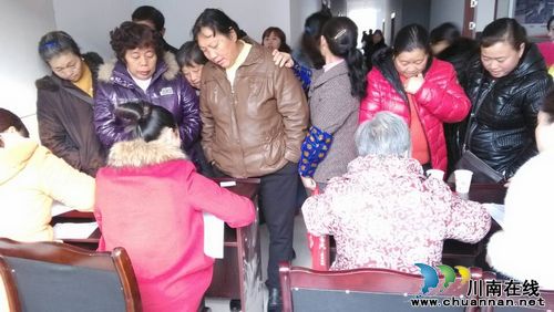 泸州张坝沙坪社区开展妇女“两癌”筛查义诊活动(图1)