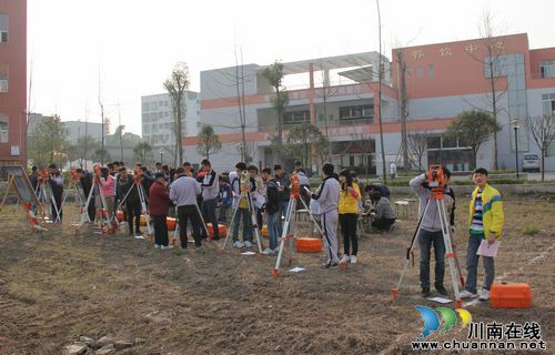 泸县建校依托集团办学创新校企合作(图2) 泸县建校依托集团办学创新校企合作(图2)