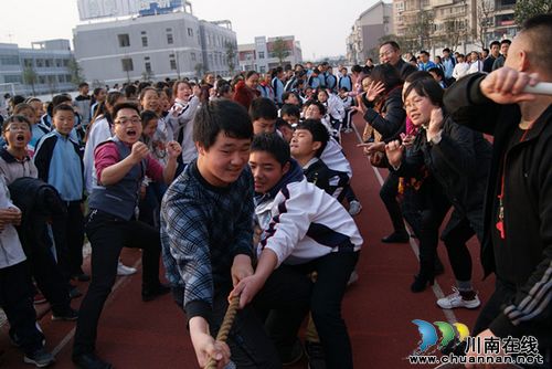 泸州十八中举行冬季运动会(图1) 泸州十八中举行冬季运动会(图1)