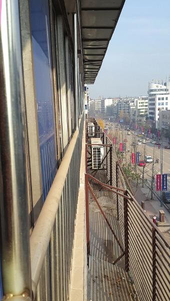 手术后6小时&nbsp;她从医院5楼坠下身亡(图1)