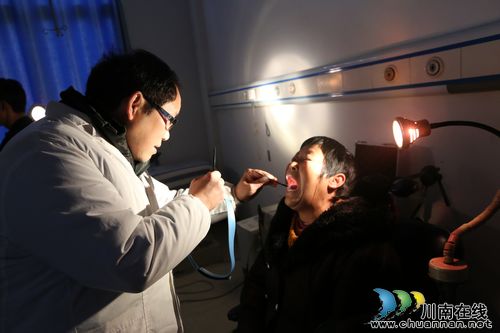 情系百姓健康 中医特色服务走进富顺(图4) 情系百姓健康 中医特色服务走进富顺(图4)