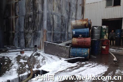 泸州一炼油厂突发大火&nbsp;幸无人员伤亡（图）(图5)