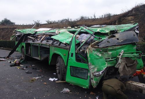 7年夺命108条&nbsp;今年泸州大客车绕开贵州路(图)(图2)