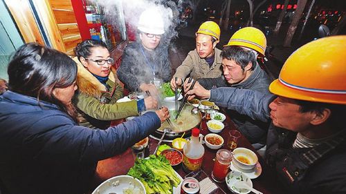 冬至到餐馆生意火爆&nbsp;川南羊肉平均上涨10元/斤(图3)