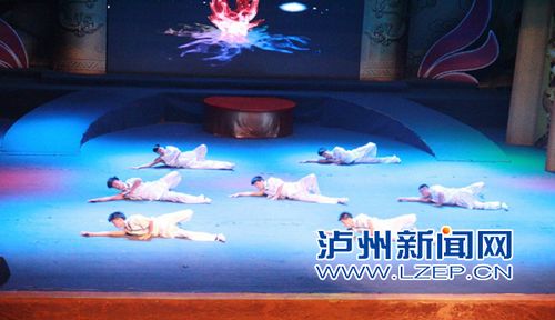 峨眉武术将亮相泸州网络春晚气功高手吞剑入腹(图1)