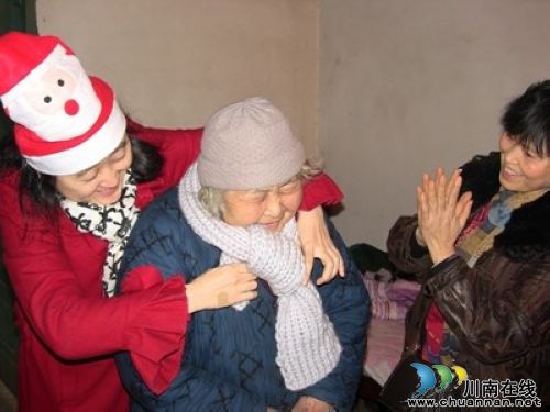 大山坪街道：关爱老年人&nbsp;欢乐圣诞节(图1)