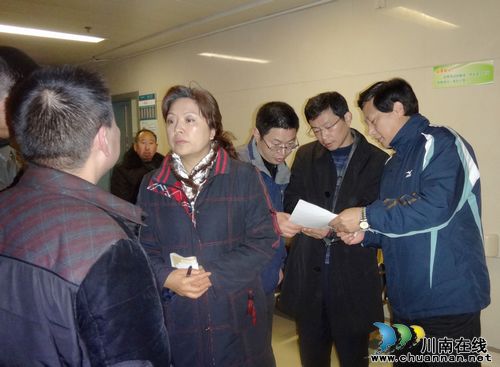 泸州商场爆燃事故受伤伤员得到及时救治（图）(图1)