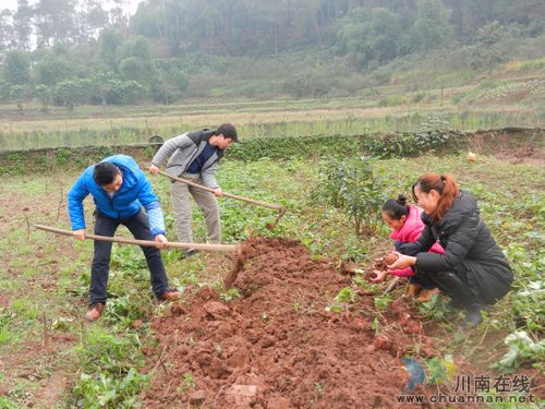 白沙镇:“走基层”解决群众实际困难(图1) 白沙镇:“走基层”解决群众实际困难(图1)