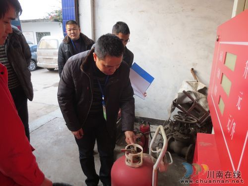 太伏镇：开展易燃易爆场所消防安全大排查(图2)