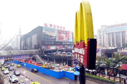 泸州爆燃事故供气基本恢复 专家进入事故现场(图1) 泸州爆燃事故供气基本恢复 专家进入事故现场(图1)