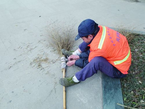 关注泸州最美滨江路上那道“伤痕”（图）(图4)