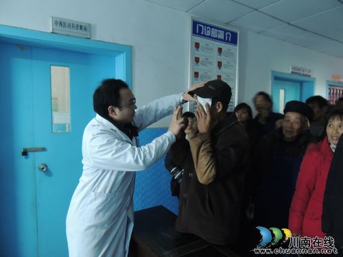 泸县太伏:残联工作走基层 残疾人办证不再难(图2) 泸县太伏:残联工作走基层 残疾人办证不再难(图2)