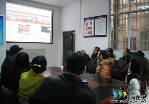 海潮镇：组织农民参加远程教育培训(图1)