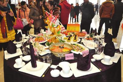 2000种外国商品组团 泸州年货刮“国际风”(图1) 2000种外国商品组团 泸州年货刮“国际风”(图1)