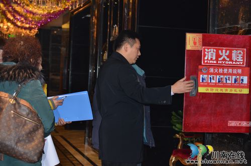 华阳街道:开展文化娱乐市场联合检查(图1) 华阳街道:开展文化娱乐市场联合检查(图1)