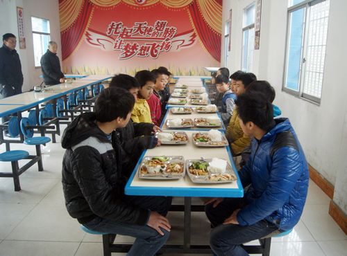 关注自贡36中学生群像：被诱惑迷失的青春(图11)