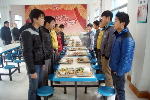 关注自贡36中学生群像：被诱惑迷失的青春(图15)