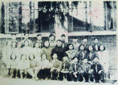 55年再相聚:跨越半个世纪的同学会(图2) 55年再相聚:跨越半个世纪的同学会(图2)