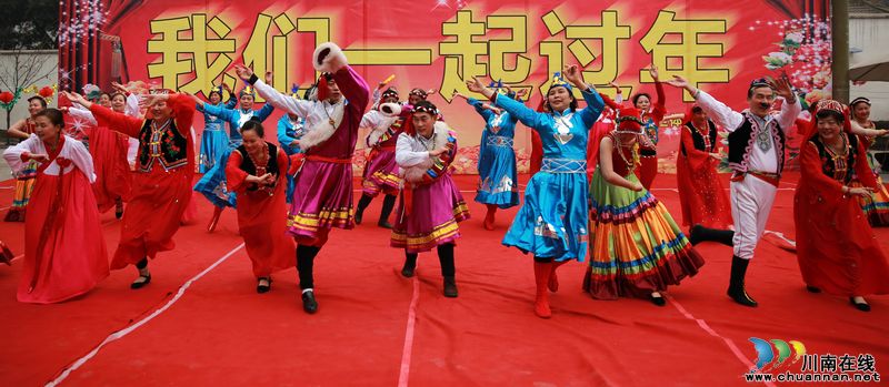 泸州:社区坝坝宴迎新年(图9) 泸州:社区坝坝宴迎新年(图9)