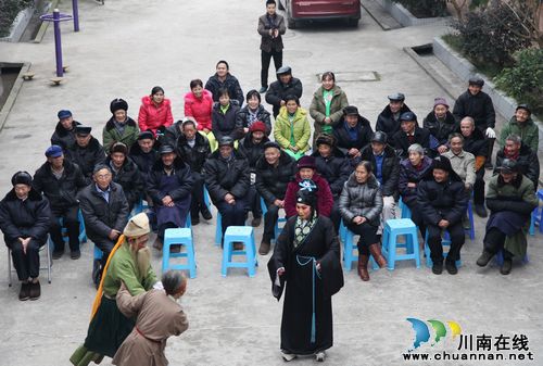 文化"下基层" 川戏送到敬老院(图3) 文化"下基层" 川戏送到敬老院(图3)