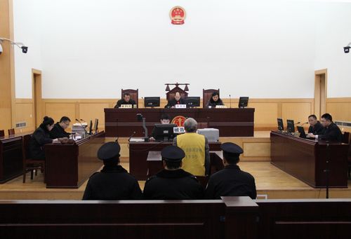 曾黄麟受审&nbsp;师生评价他更像"学者型院长"(图1)