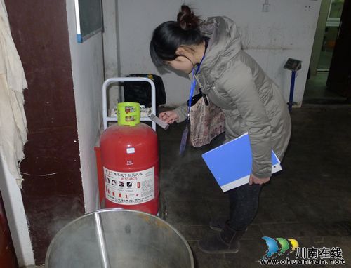 张坝：开展餐饮业燃气安全专项治理&nbsp;全面排查隐患(图2)