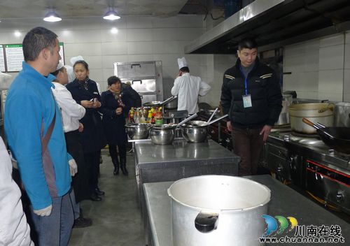 张坝：开展餐饮业燃气安全专项治理&nbsp;全面排查隐患(图1)