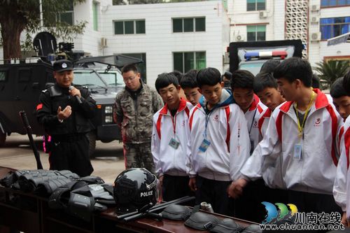 古蔺：警营开放日&nbsp;共叙鱼水情(图2)