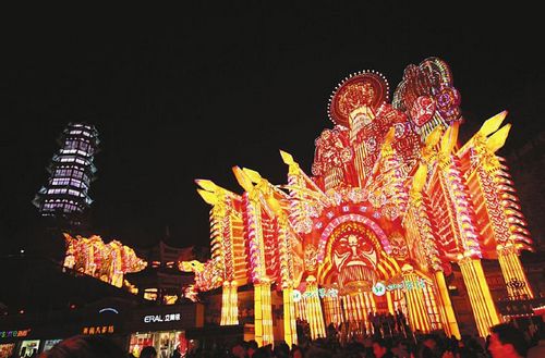自贡马年灯会今晚6点半亮灯&nbsp;春节票价100元(图1)
