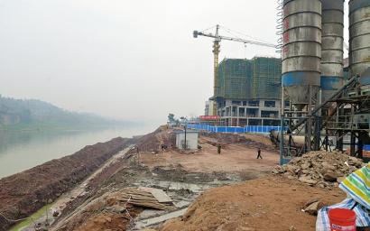 内江:沱江边填江造房?(图1) 内江:沱江边填江造房?(图1)