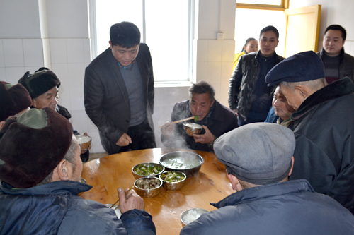 叙永县副县长陈善明赴麻城乡开展走基层慰问活动(图1)