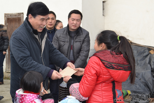 省文化厅副厅长王志平赴叙永县麻城乡开展送温暖慰问活动(图3)