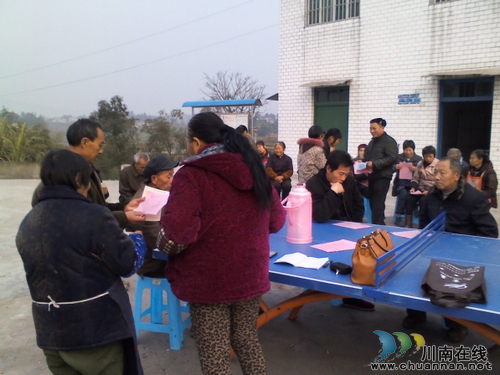 通滩镇：扎实开展法律下乡走基层进村入户活动(图1)