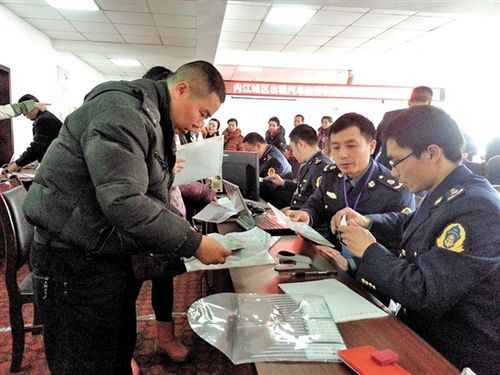 内江城区出租车经营权延续手续昨日开办(图1)