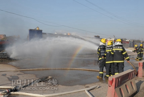 内江一施工路段发生天然气泄漏&nbsp;或因施工不慎造成(图2)