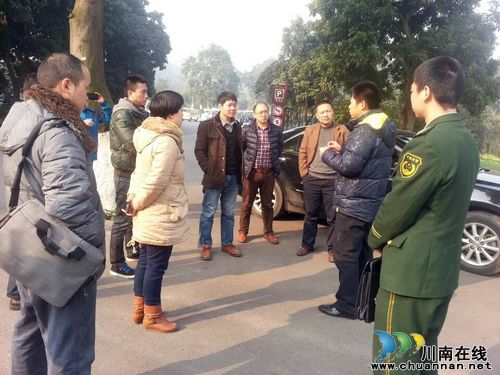 张坝：安全检查进景区&nbsp;确保游客安全出行(图1)