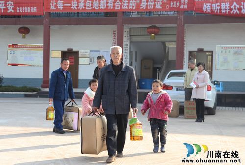 龙马潭区：党员干部与3万余户困难群众“结穷亲”(图4)