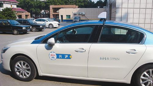 8元起步市民嫌价格贵&nbsp;泸州高档出租车遇冷(图1)