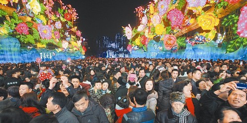 自贡灯会的前世今生：旧时提灯会演变成灯会(图1)