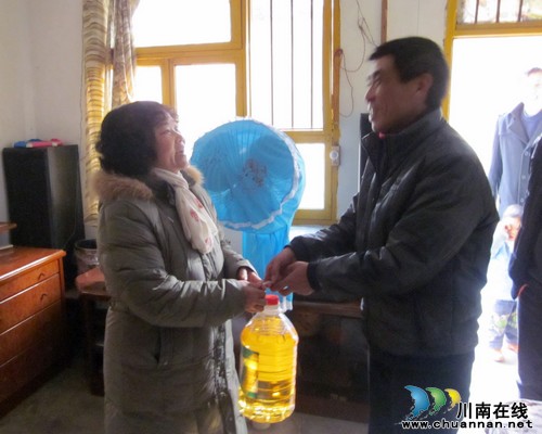 真情关爱&nbsp;叙永马岭中学退休教职工享暖冬(图1)