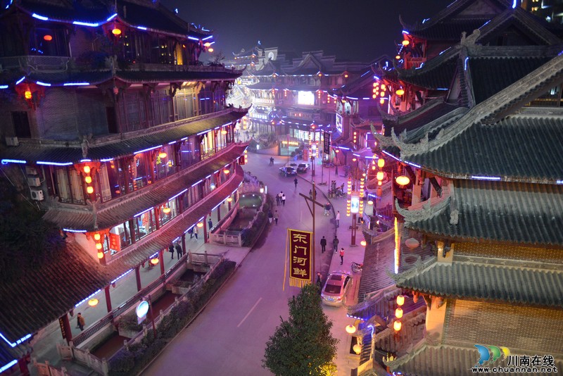 泸州叙永:边城夜色令人醉(组图)(图4) 泸州叙永:边城夜色令人醉(组图)(图4)