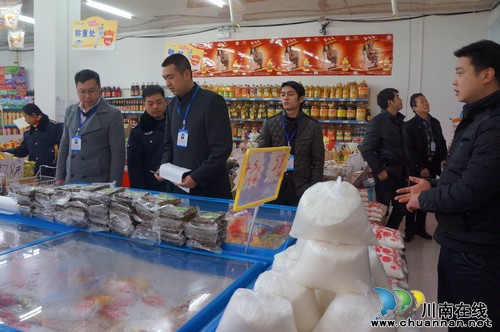 立石镇:开展食品安全联合执法专项行动(图1) 立石镇:开展食品安全联合执法专项行动(图1)