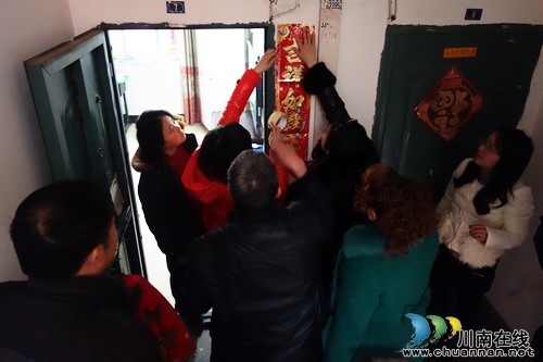 华阳街道：“暖冬行动”行动暖人心(图1)