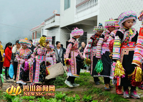 泸州叙永苗寨"踩山节"掀开民族文化活动序幕(图3)