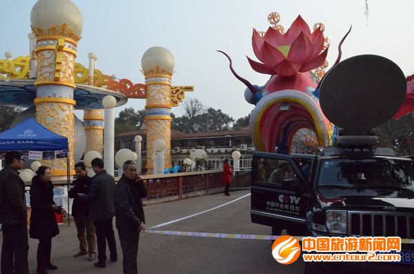 央视首次以现场直播方式展示自贡灯会盛况(图6) 央视首次以现场直播方式展示自贡灯会盛况(图6)