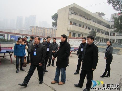 省统计局到泸州华阳街道督查经济普查工作