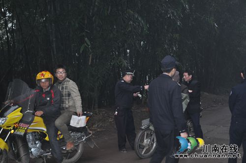 叙永水尾交管站成立初亮剑(图1) 叙永水尾交管站成立初亮剑(图1)