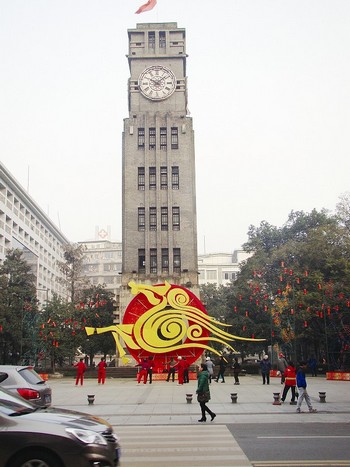 宜宾钟鼓楼的4个时钟停了(图1) 宜宾钟鼓楼的4个时钟停了(图1)