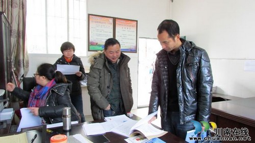 泸县开学工作检查"走暗道"(图2) 泸县开学工作检查"走暗道"(图2)